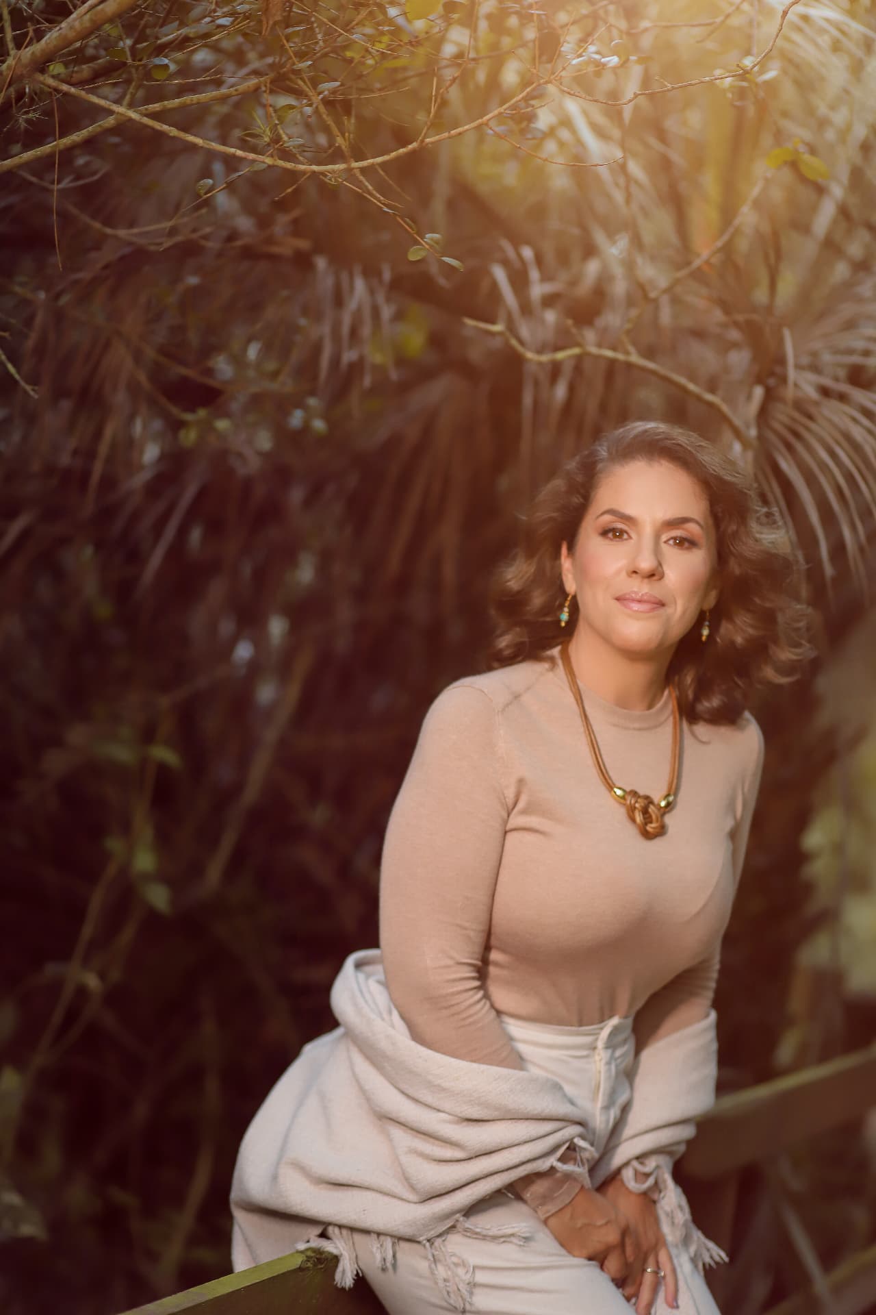Nicolle Dornellas em meio à natureza
